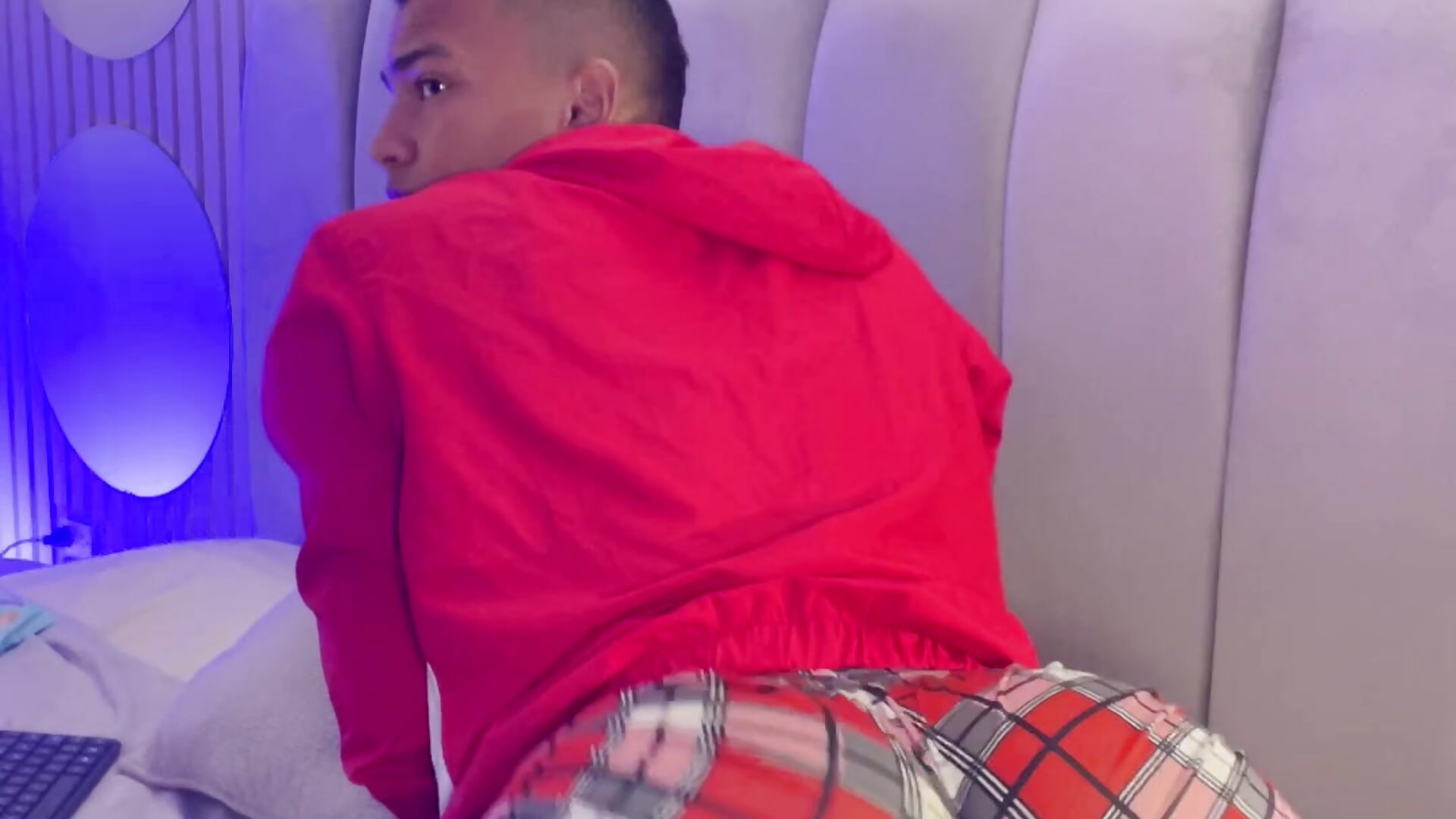 Can you be my pillow? 🥵 - Vídeo de rafa_cruz, modelo de vídeos