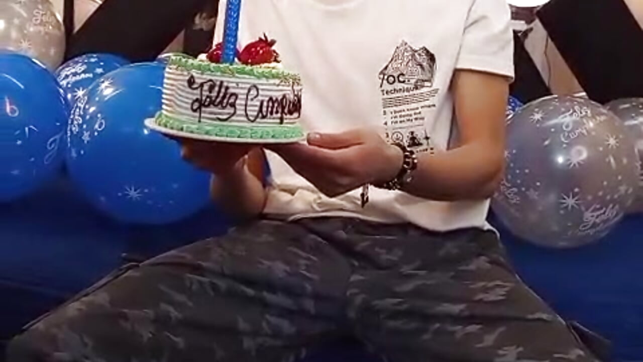 HBD 🎊🎂🎉✨🎈🍻🥂 - video van stonne69 cam-model