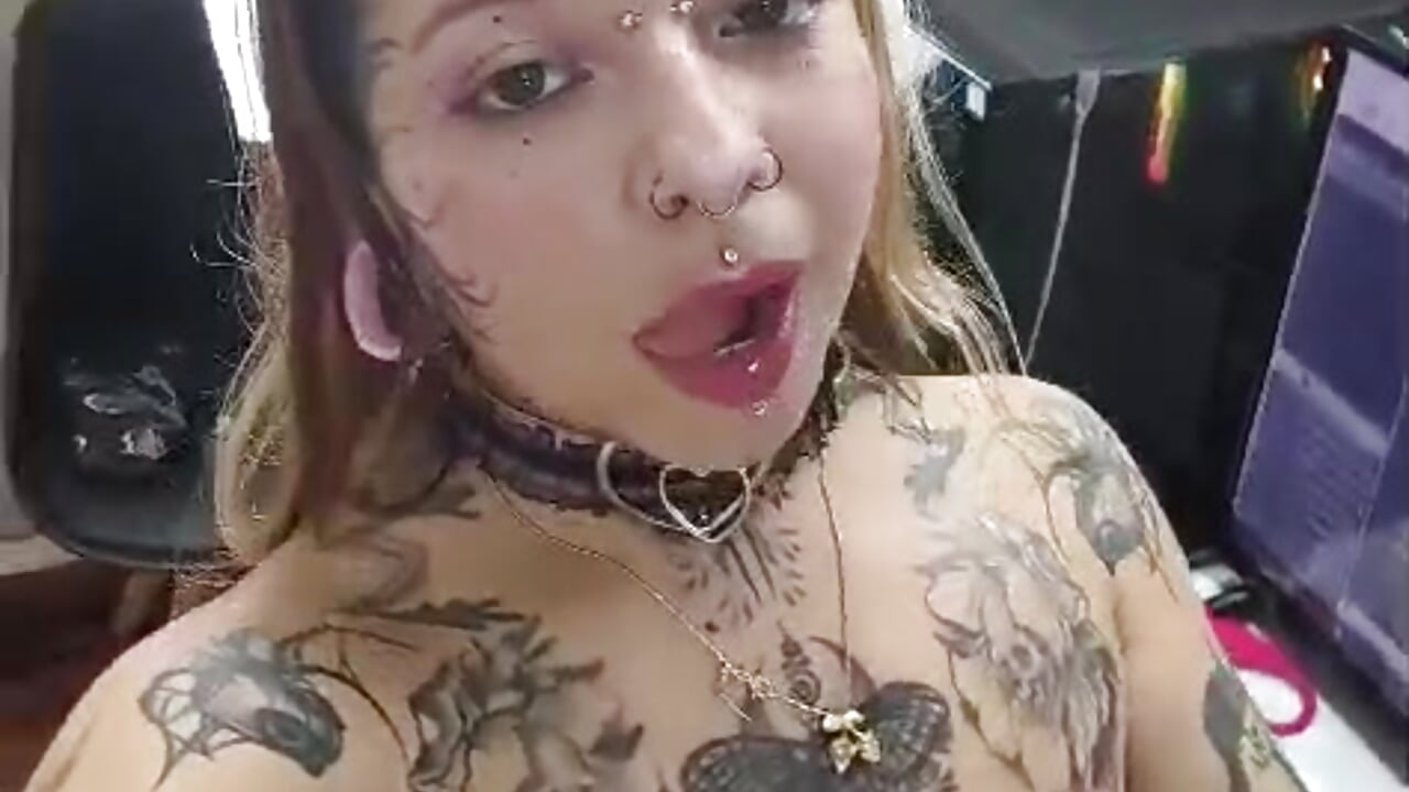 FEELING HORNY AF COME HERE AND FUCK ME
