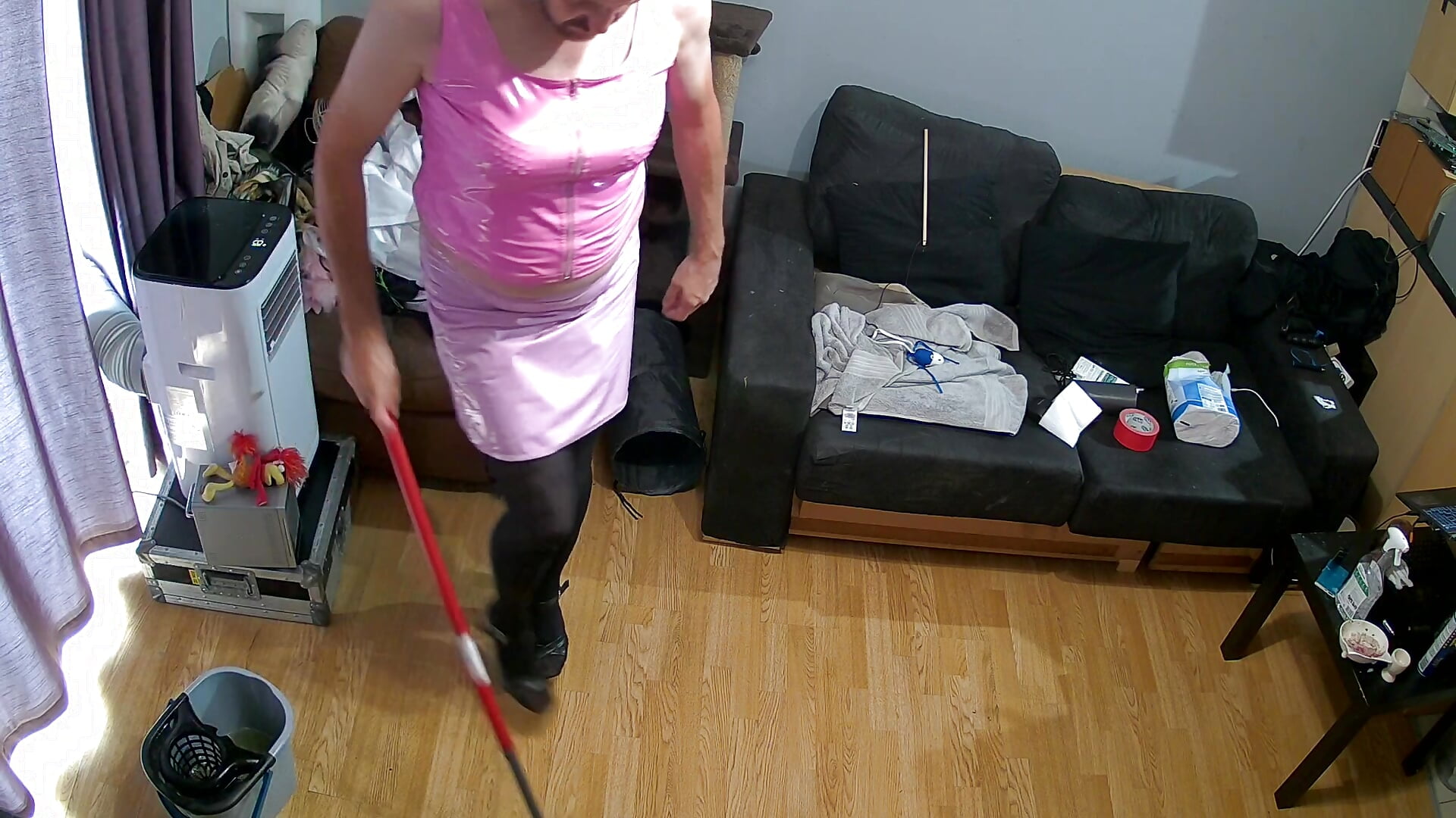 Maninboots mopping the floor ;-)