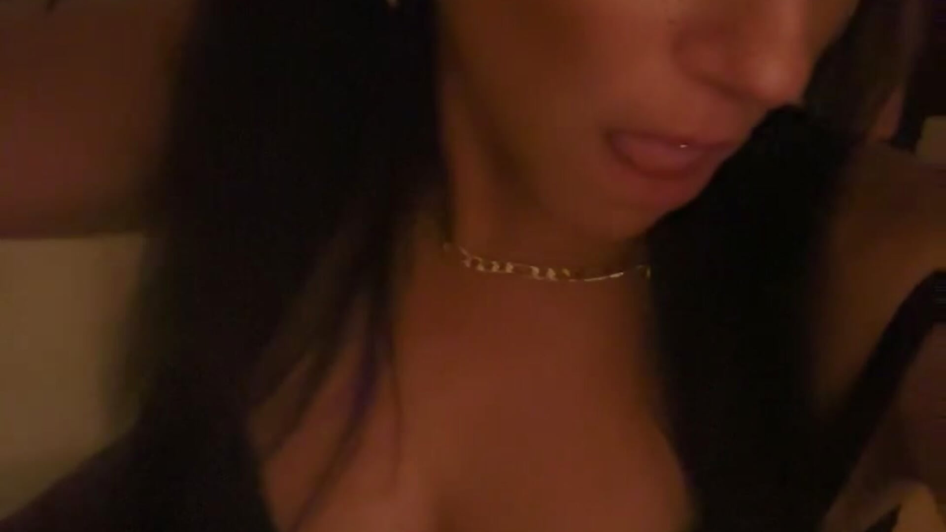 This is how I be lookin at u before u tear me apart – video od webkamerové modelky Gabriella316