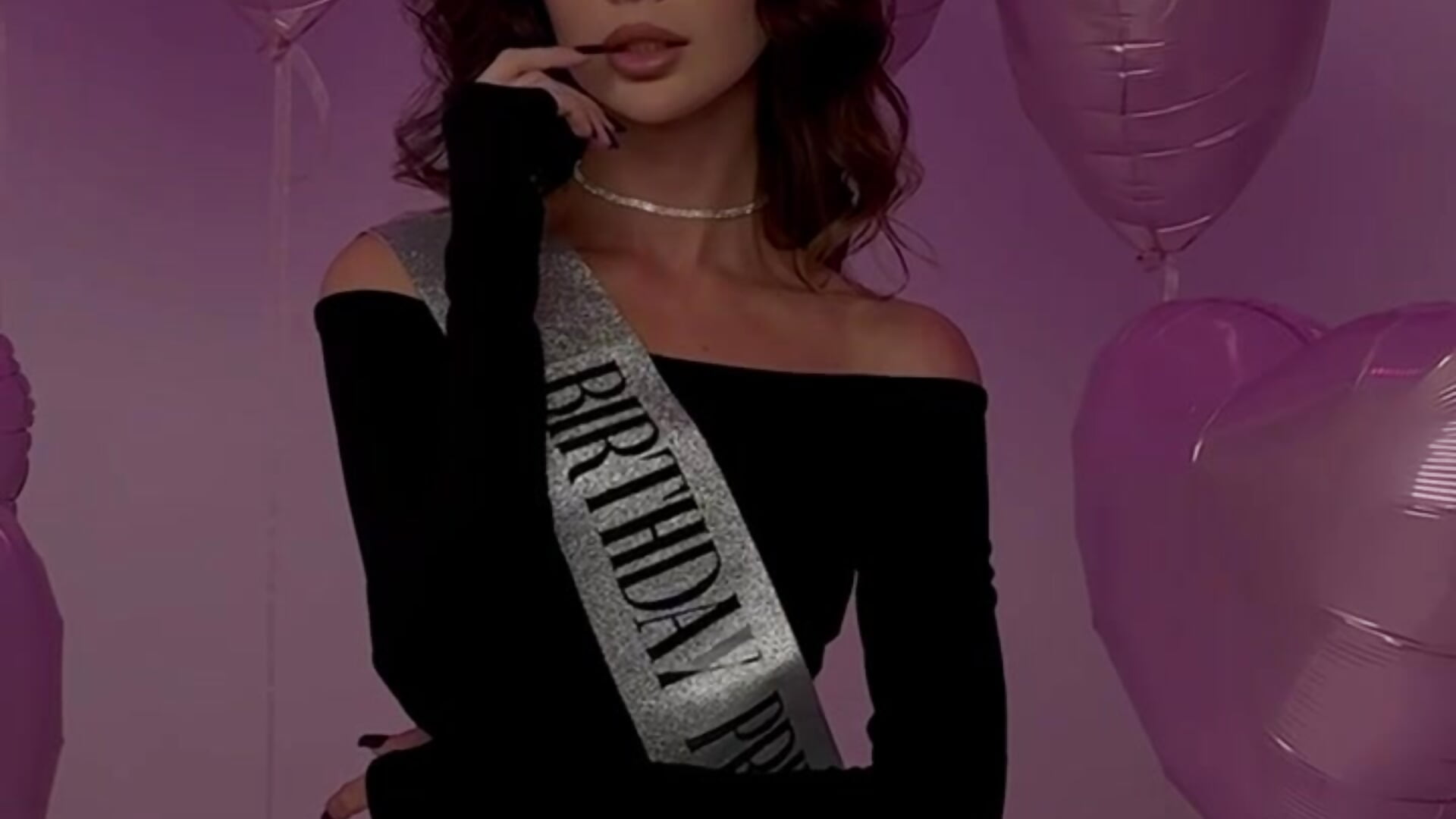 Birthday princess - video by Andrea_Blossom cam model