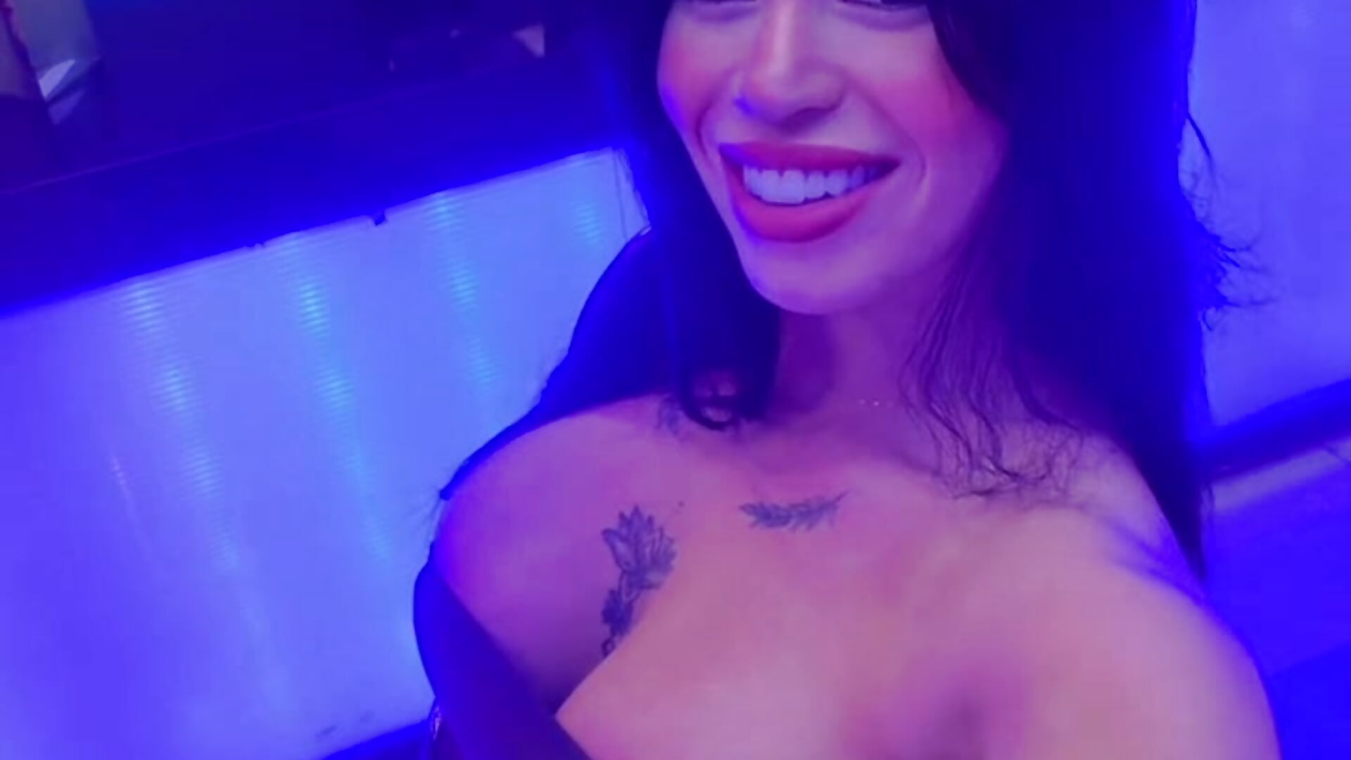 Morena    🎶🐻🤎 - vidéo du modèle de showcams Rafaellaz