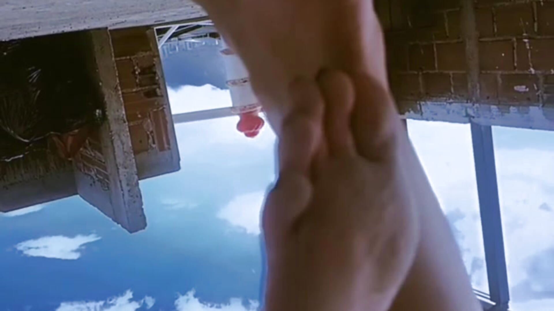 👣👣👣