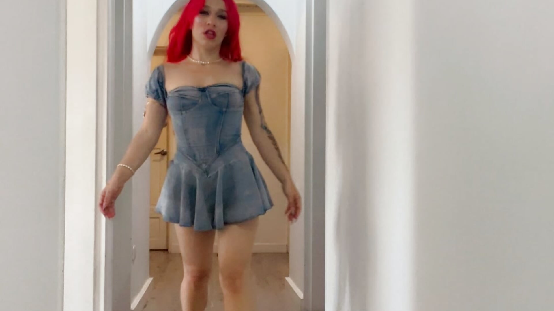 mini dress ♥ - video van AbellaFox_ cam-model