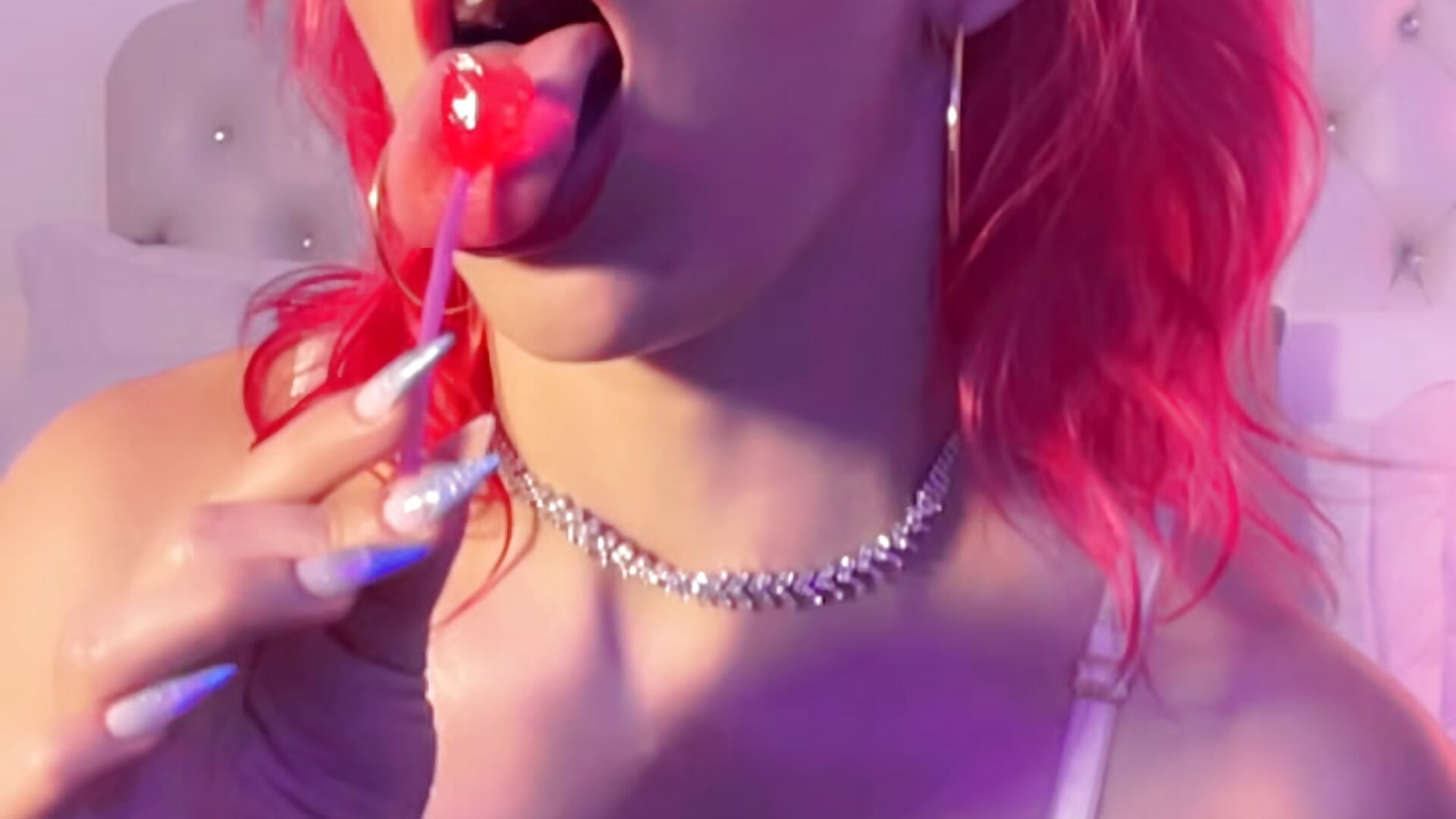 lick candy - video by AbellaFox_ cam model