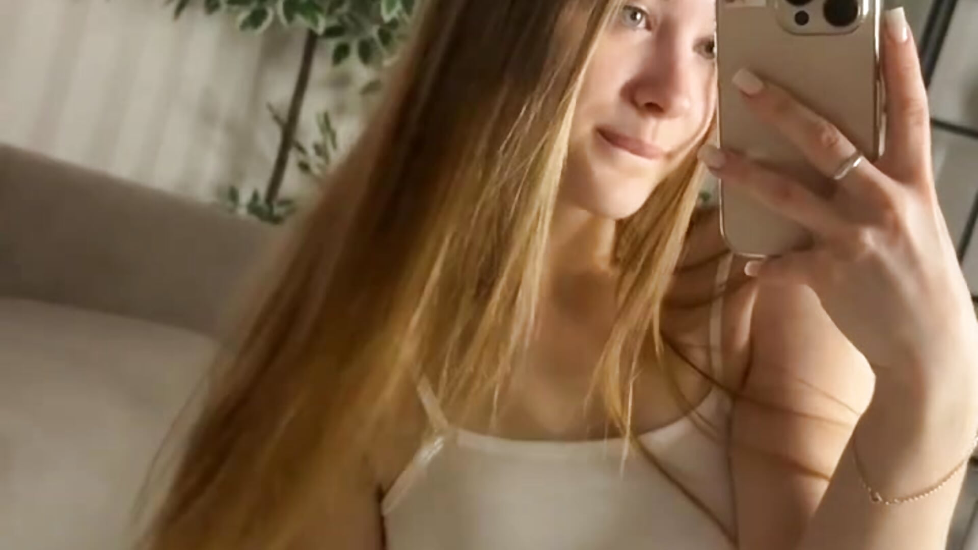 brighter than a star - video di QuennaCoote modella di cam