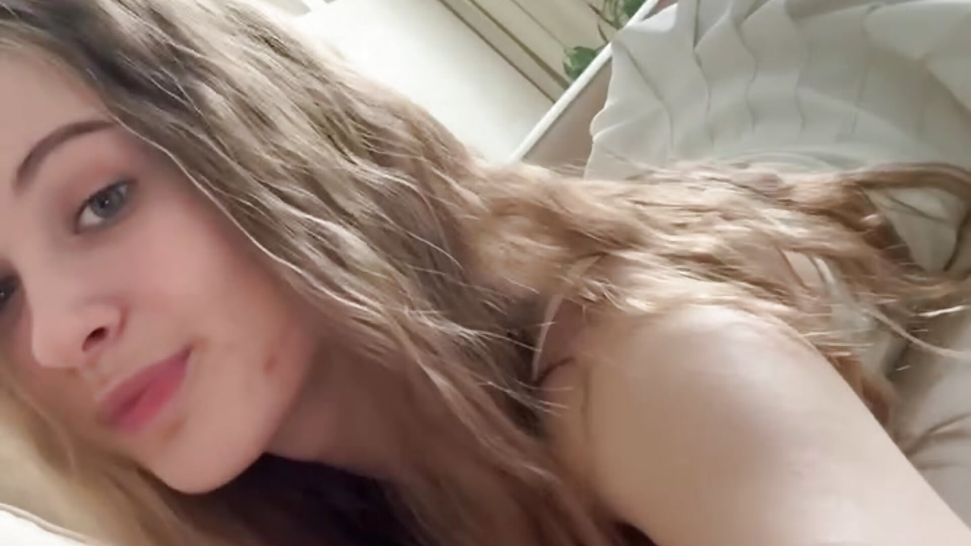 i dont work out for anyone. But trust me, you'll enjoy it - video di QuennaCoote modella di cam