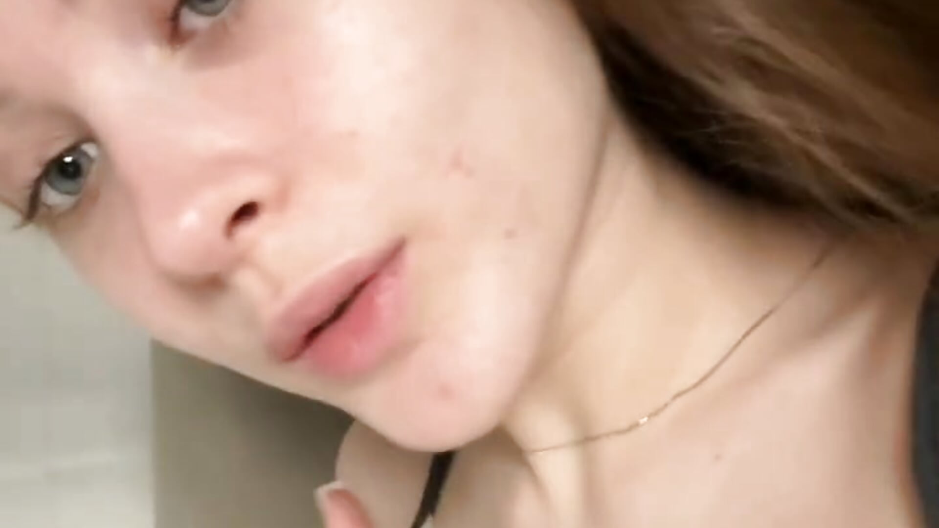 meow - video di QuennaCoote modella di cam