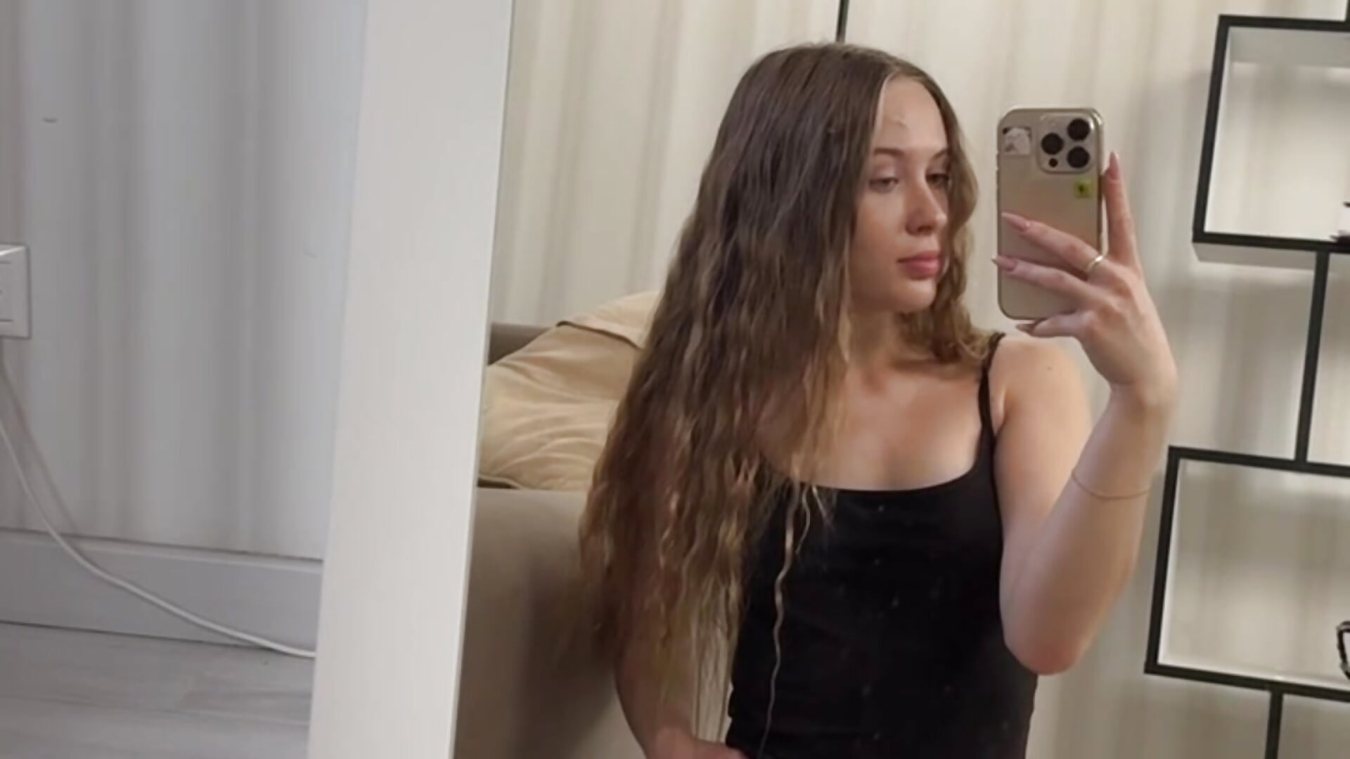 I moved like I knew you’d watch 🎥🖤 - video di QuennaCoote modella di cam