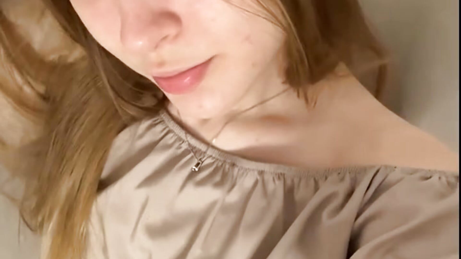 Sunlight is my good morning - video di QuennaCoote modella di cam