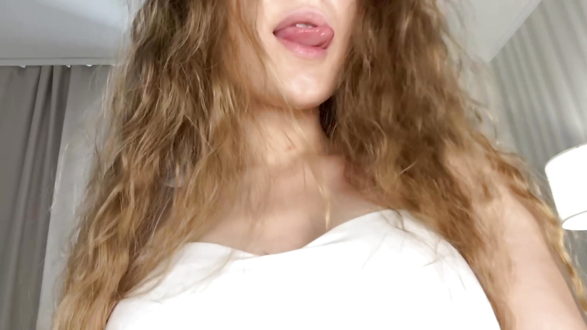 You’re already imagining too much. Good 😏💌 - video di QuennaCoote modella di cam