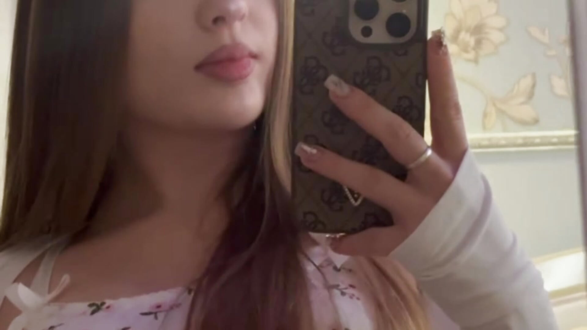 🍒 Innocent cut-out top and my sweet lips for you - video by QuennaCoote cam model