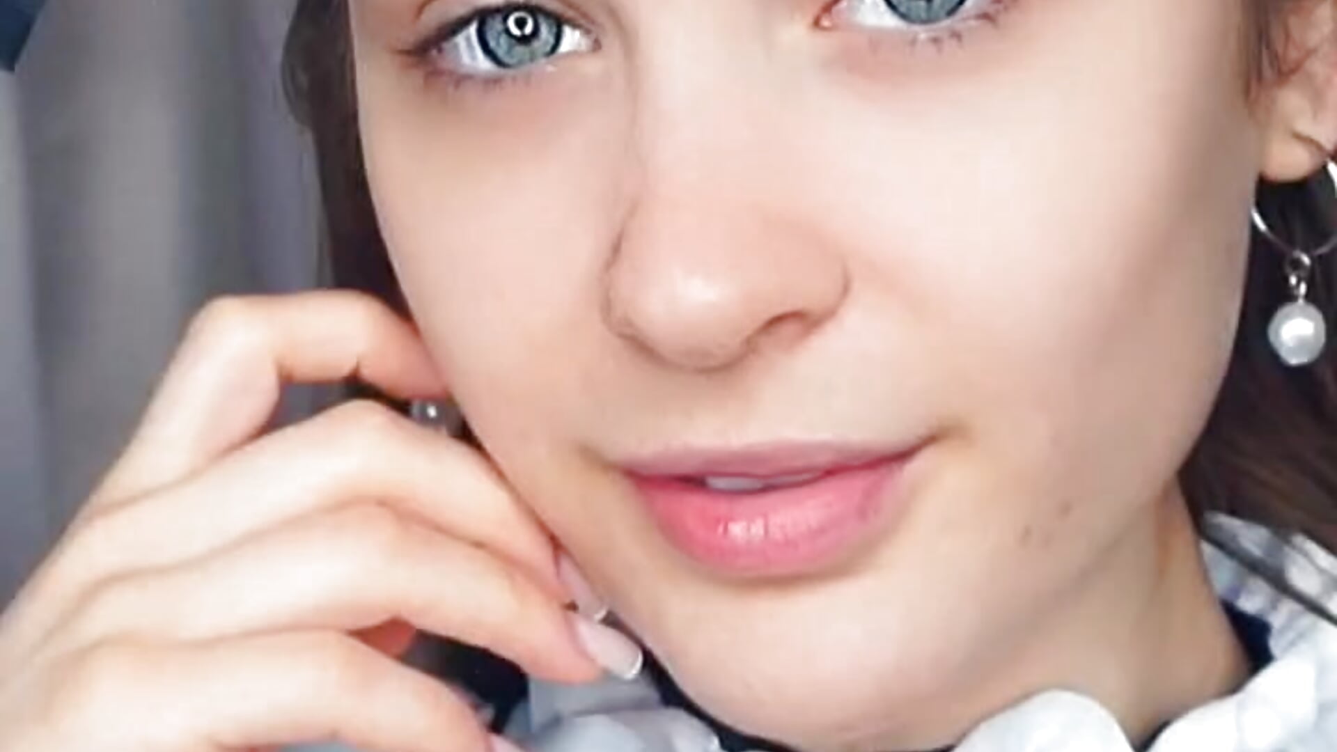 Tell story... - video di QuennaCoote modella di cam