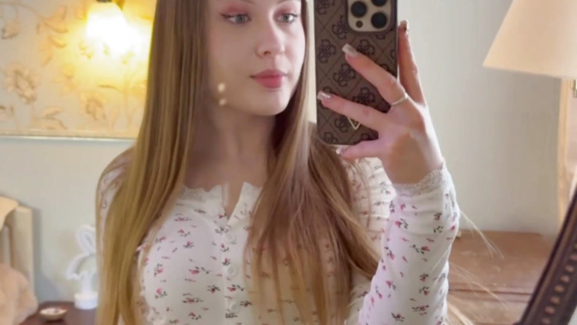 Bow coquette teases in the mirror - video by QuennaCoote cam model