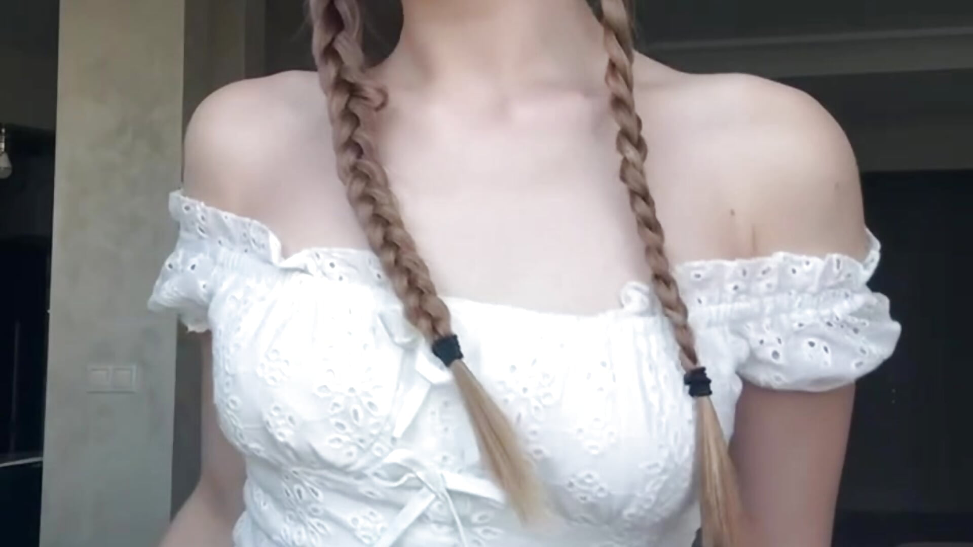 I am like a dream that you do not want to let go ... - video di QuennaCoote modella di cam