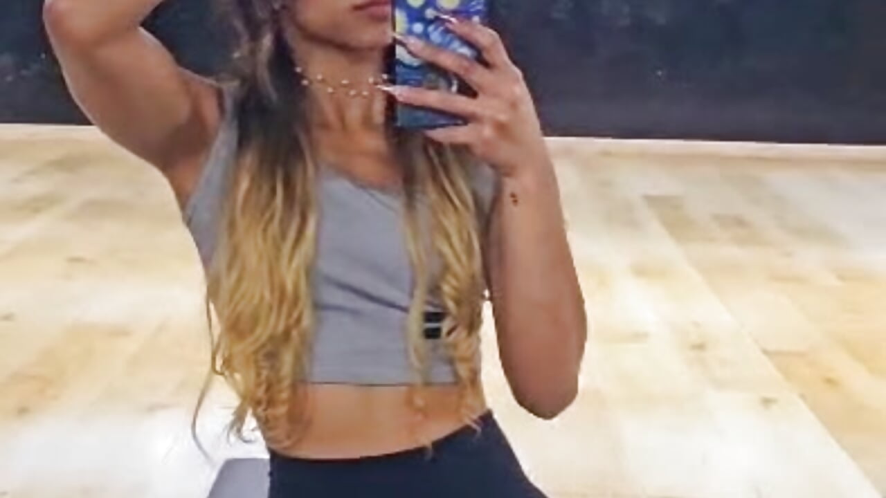 And if I do a little exercise on top of you ups heheh 🏋🏻😏🥵 - video by EmmyCortez cam model