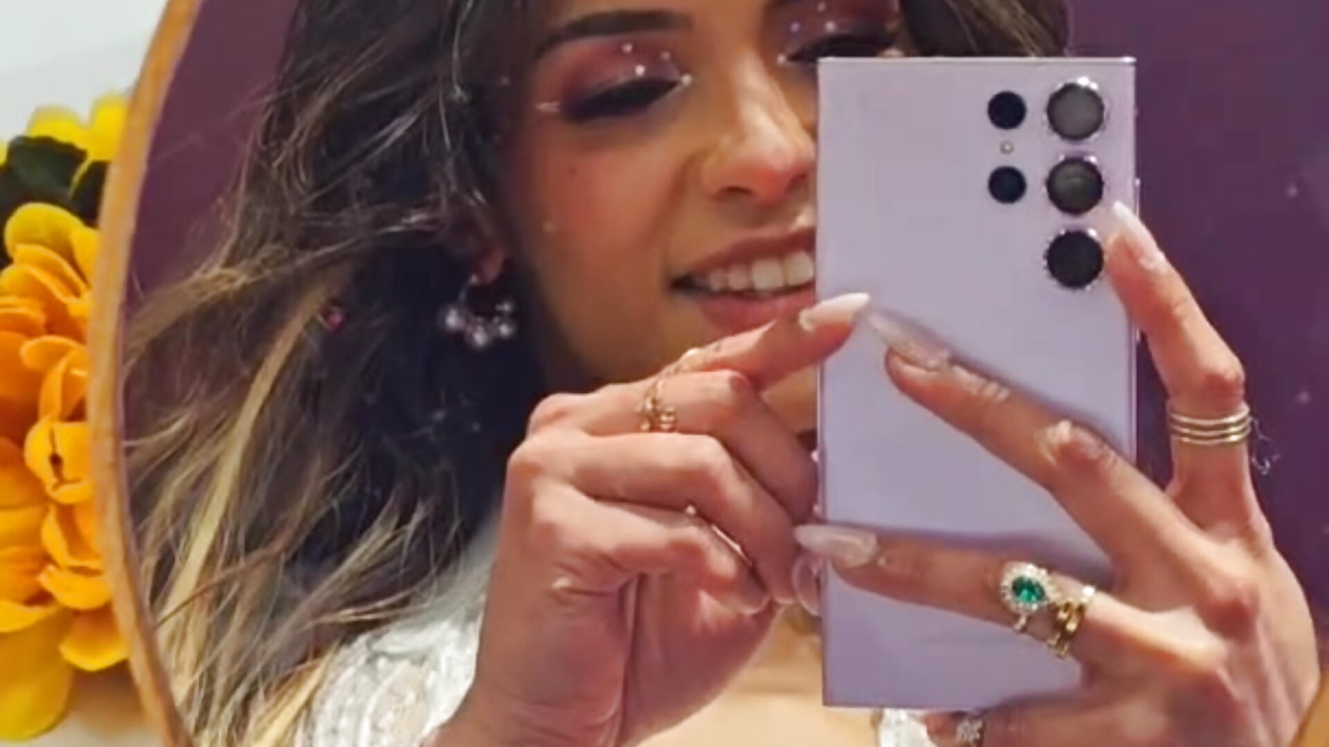 👄I usually have a flirtatious smile 👄 - video by EmmyCortez cam model