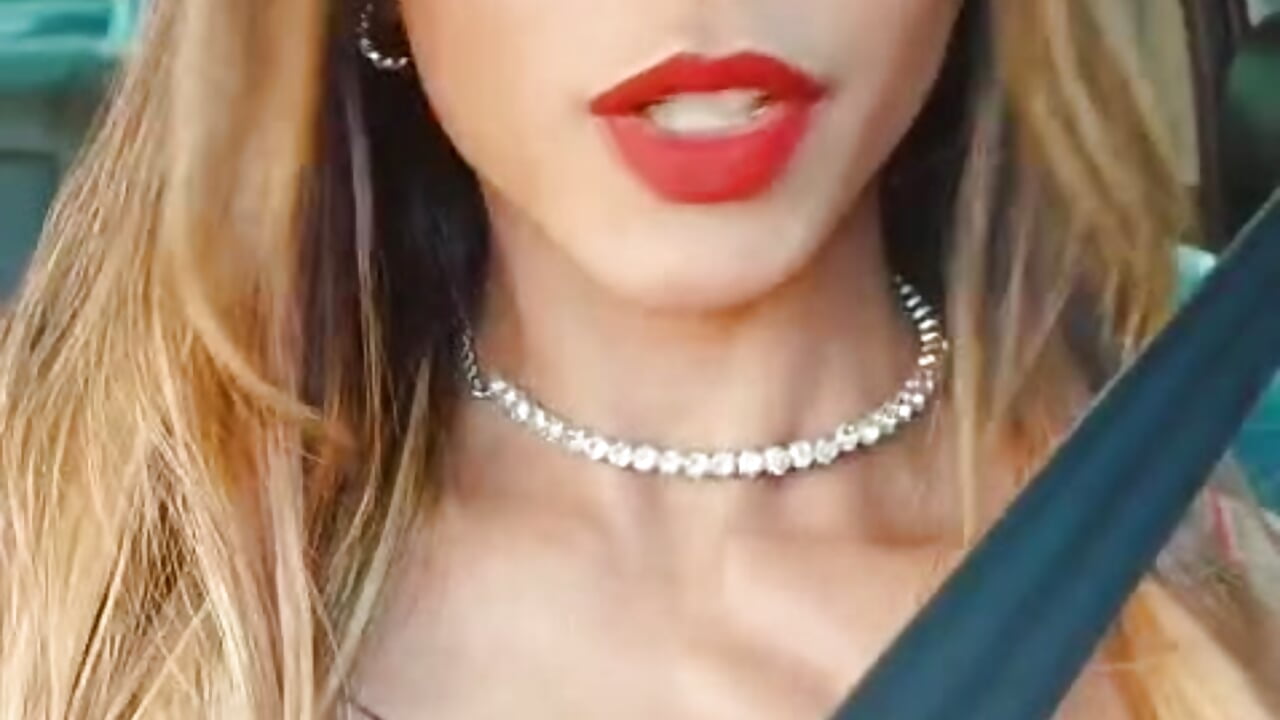 👄Do you think my lips are ready to give us a kiss ups? hehehe👄Muah - video by EmmyCortez cam model