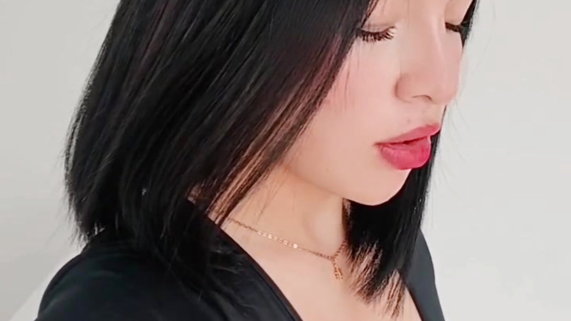 kiss me - Vídeo de Zamira_Taylor