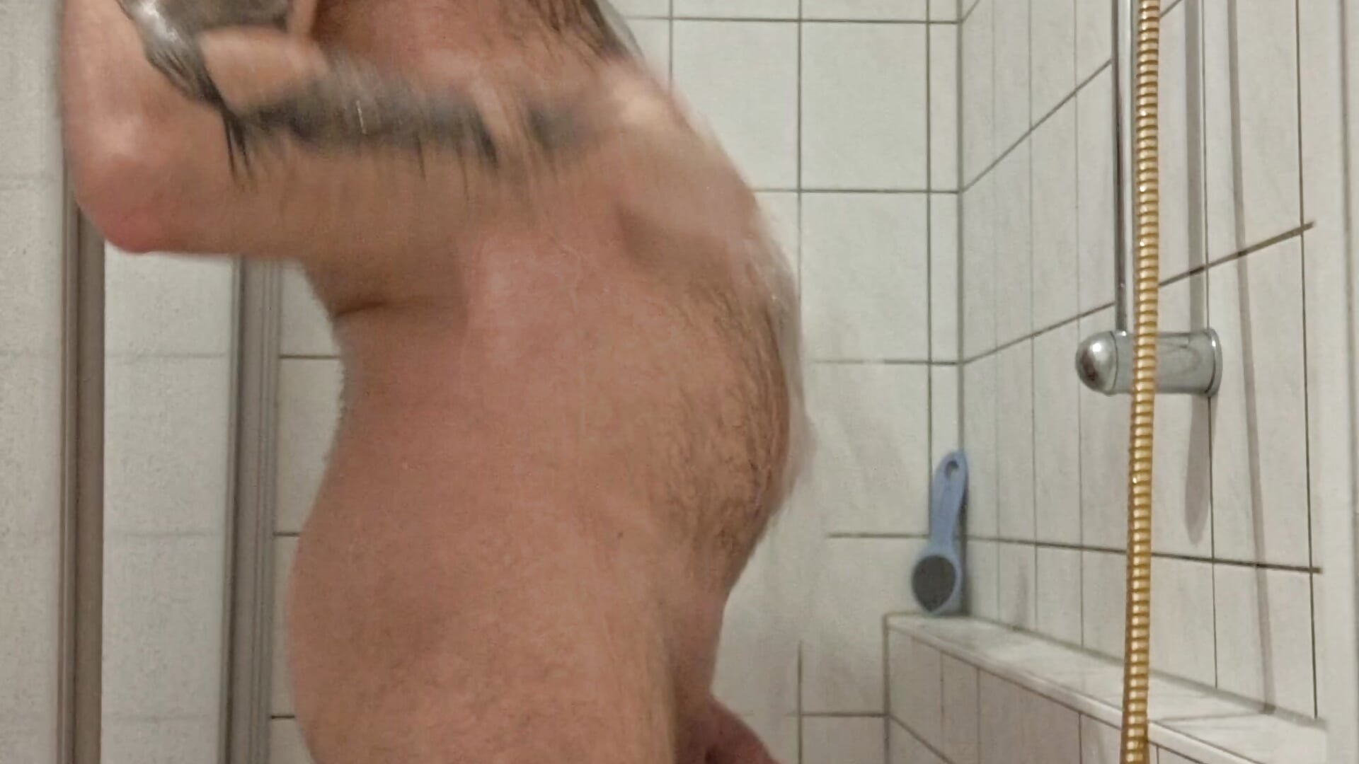 Short shower－カメラキャストのMartin8209の動画