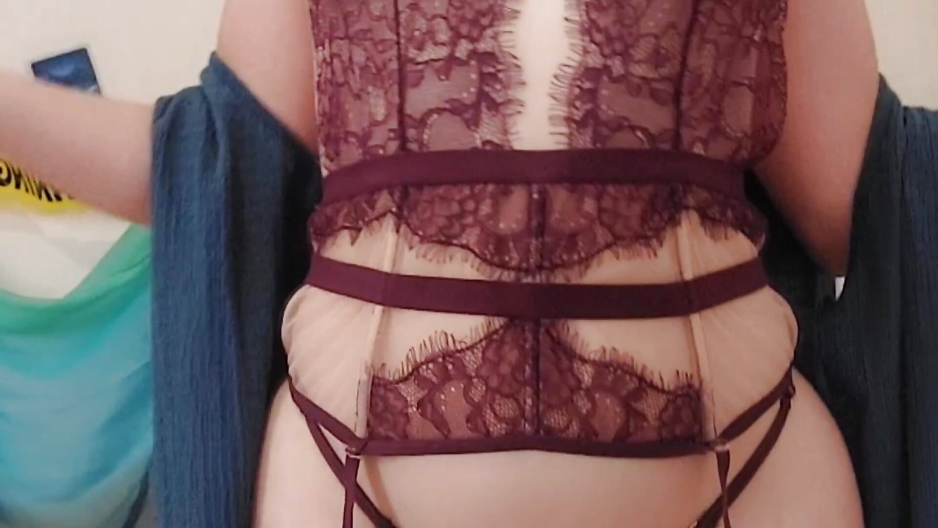 Me tocando de lingerie 🍓 Touching myself in lingerie