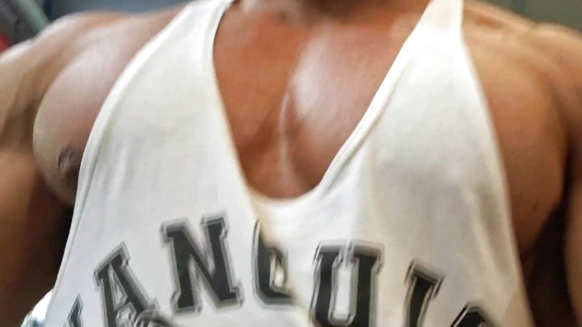 My nipples In the gym - Video von vecinito_ctb Cam-Model