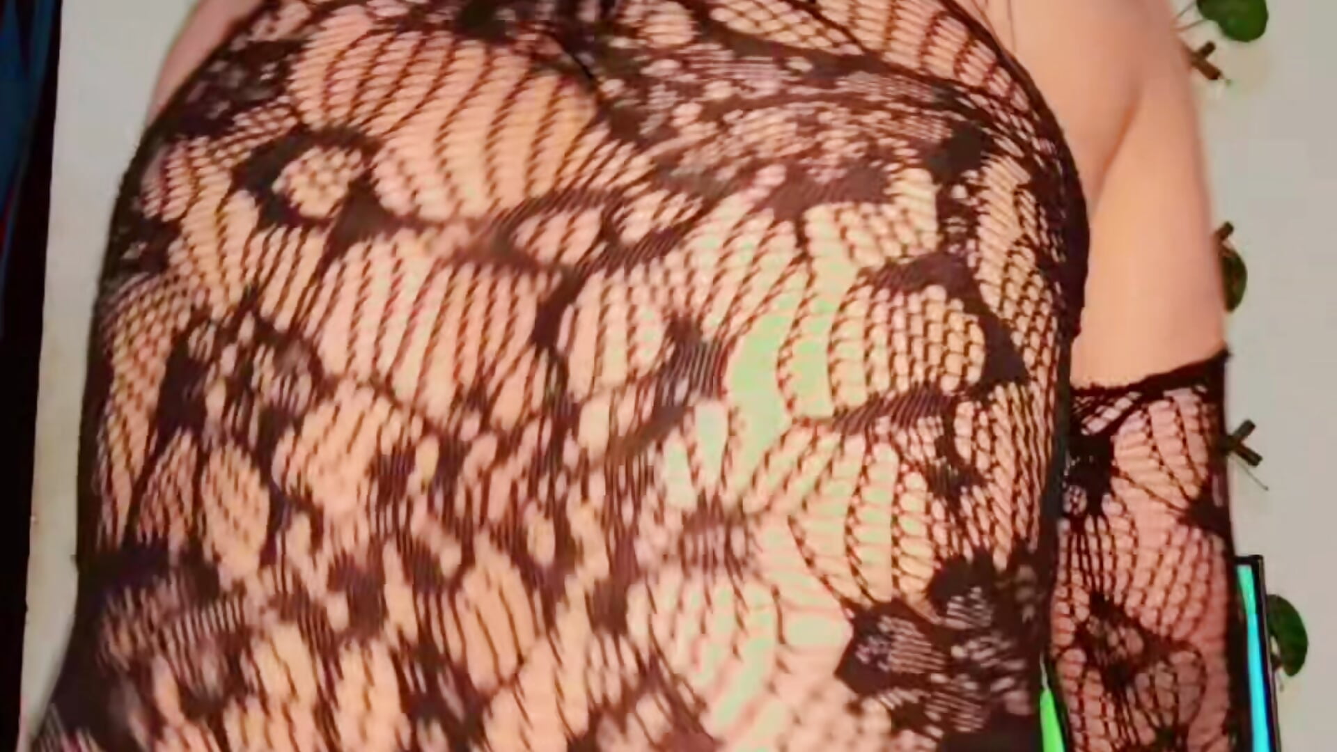 😈