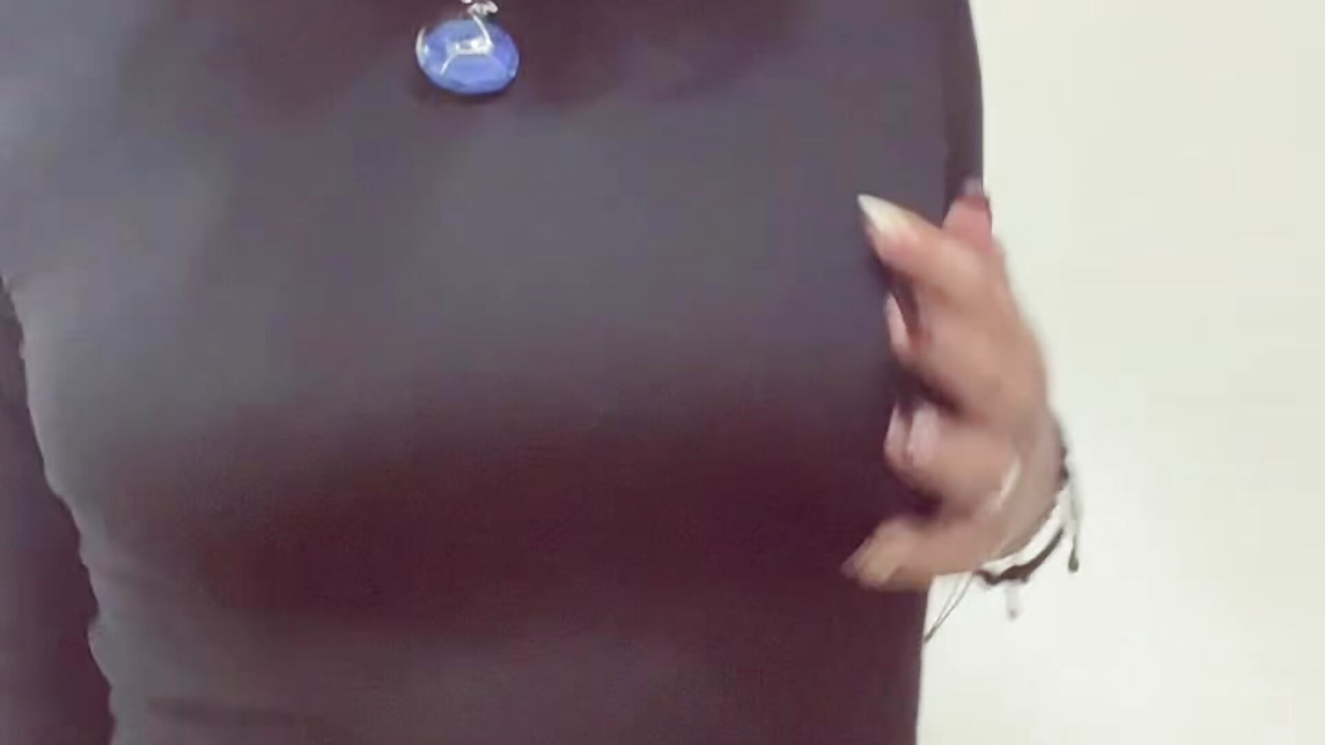 f09dd873e290457e859ba1b9d397799c – video od webkamerové modelky regina_noctixx