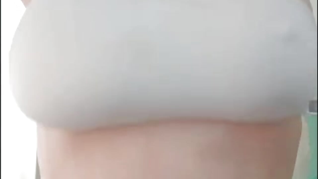 Bounce tits with arms up－カメラキャストのSophieLennoxの動画