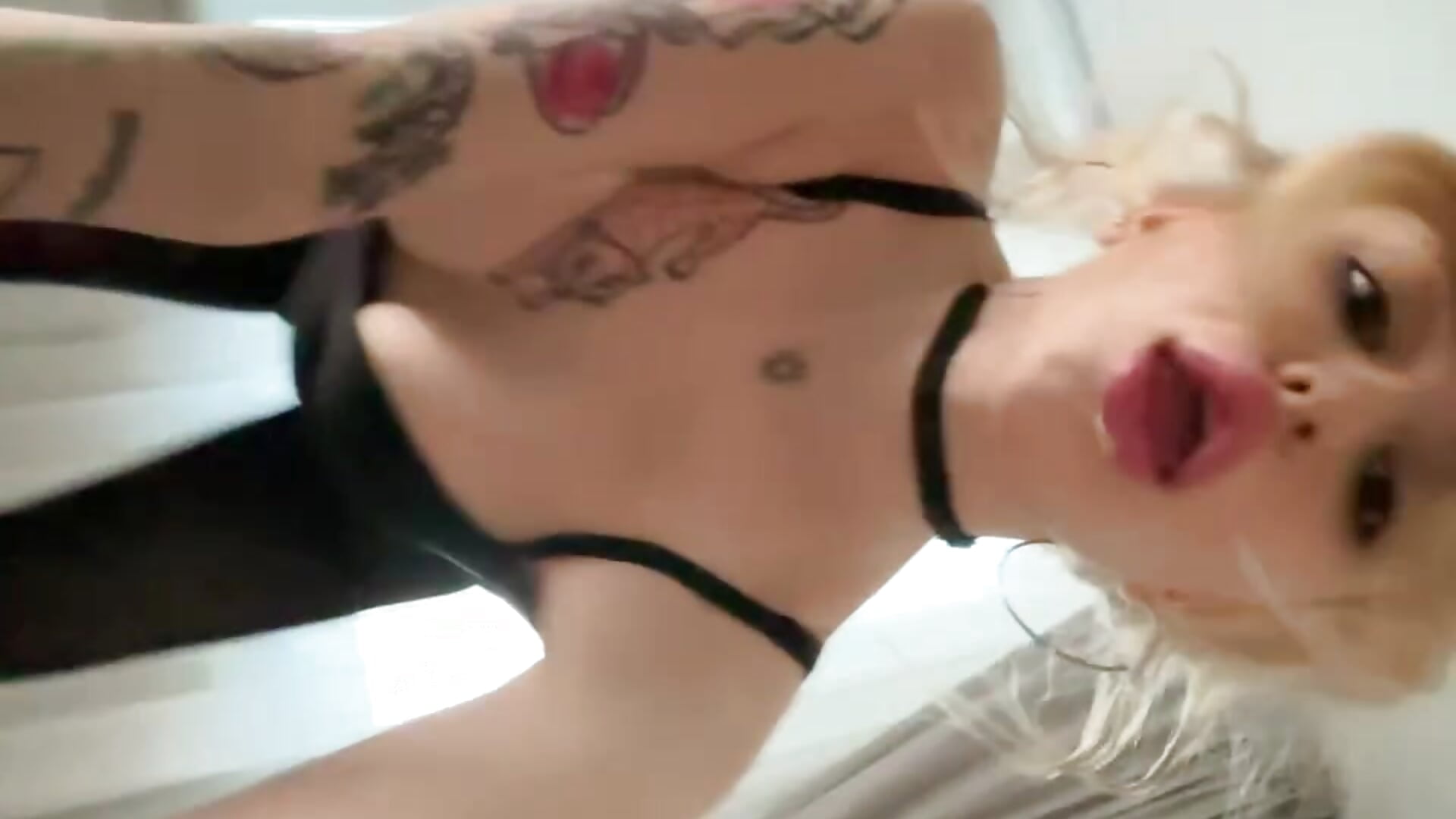 lick my pussy like a good boy - video by _BunnyDollStella_ cam model