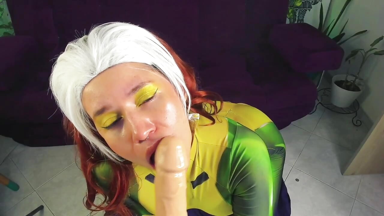 Rogue (cosplay) wants to steal all ur milk from you ;)