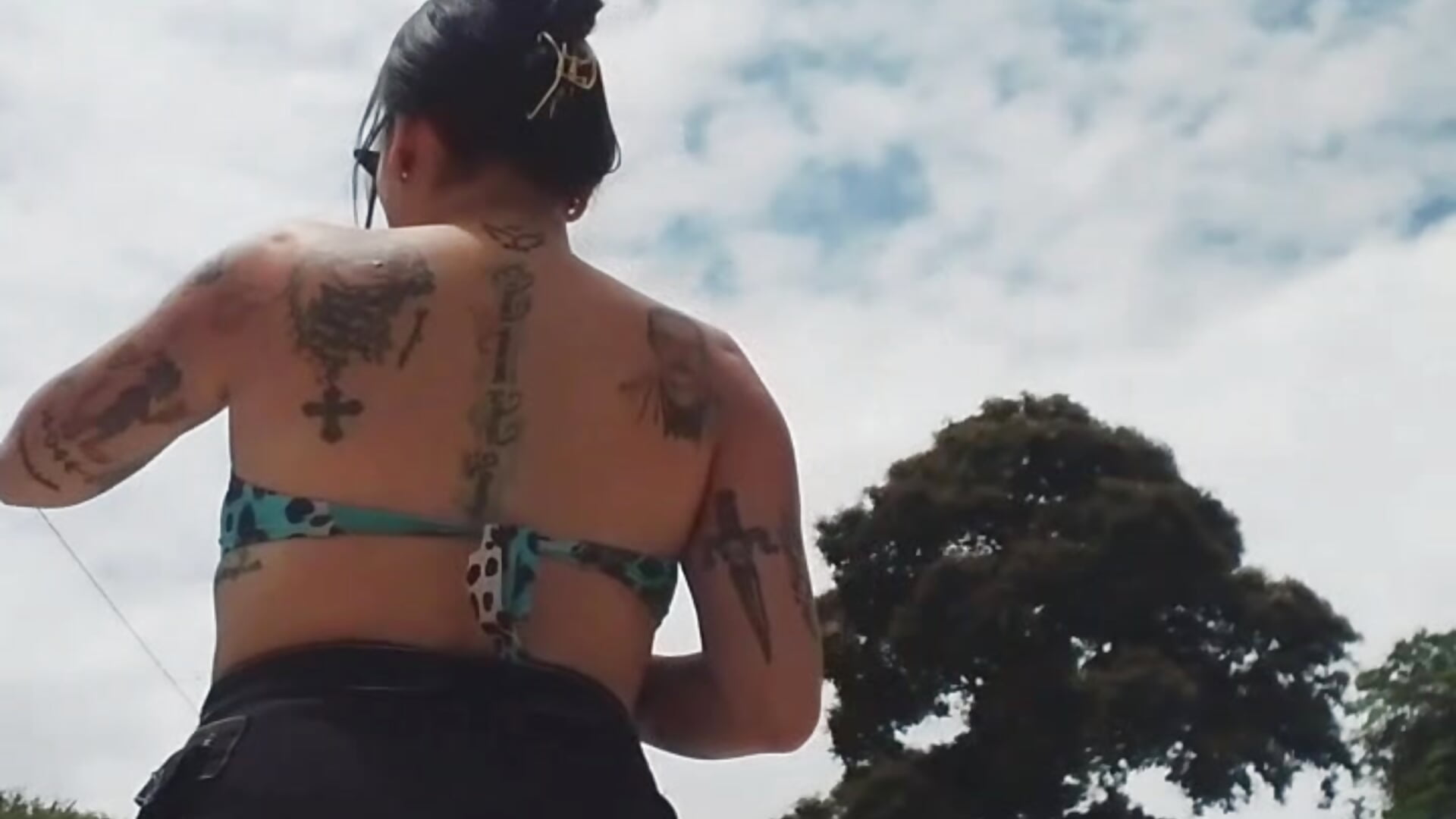 Good vibes 💜🫰 natural, tatto girl ! - video by Chloe_Killua cam model