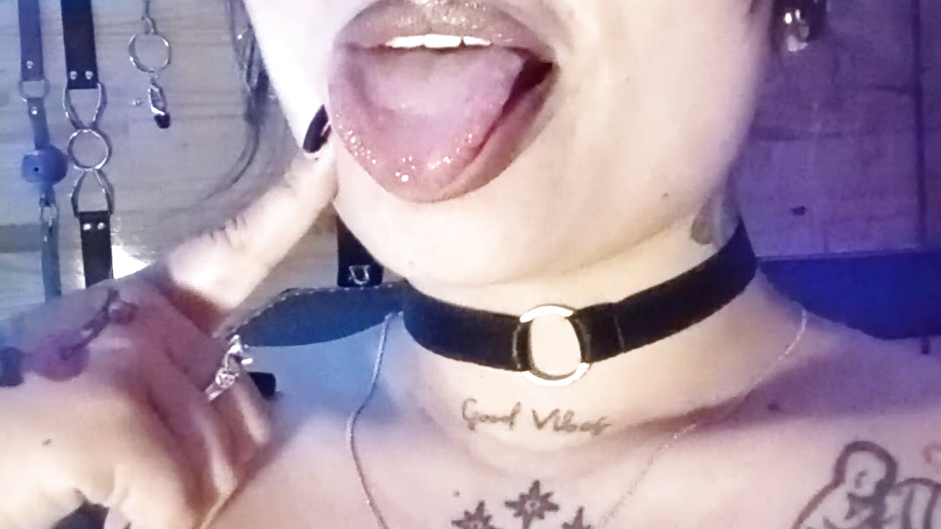 Sexy cat and ahegao hot whit much spit 🥵💦 - video ChloeAllennn kameramallilta