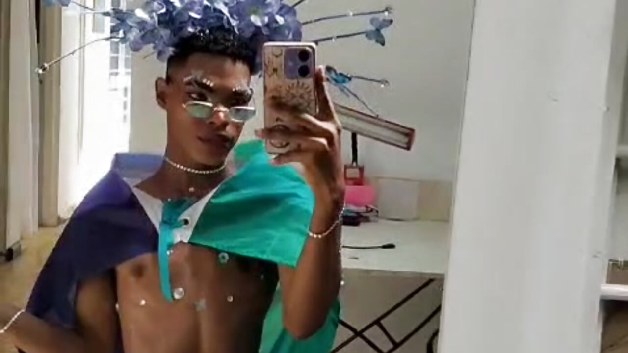 Hello love today is my pride day I return tomorrow 😘😘 - video by khler_Angelis cam model