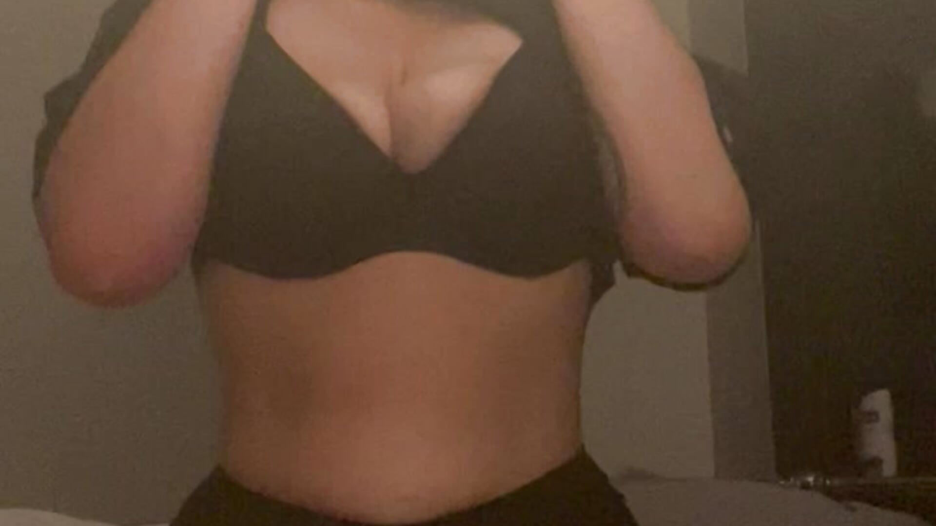 Tits and giggle - video by xCharlie_MILFx cam model