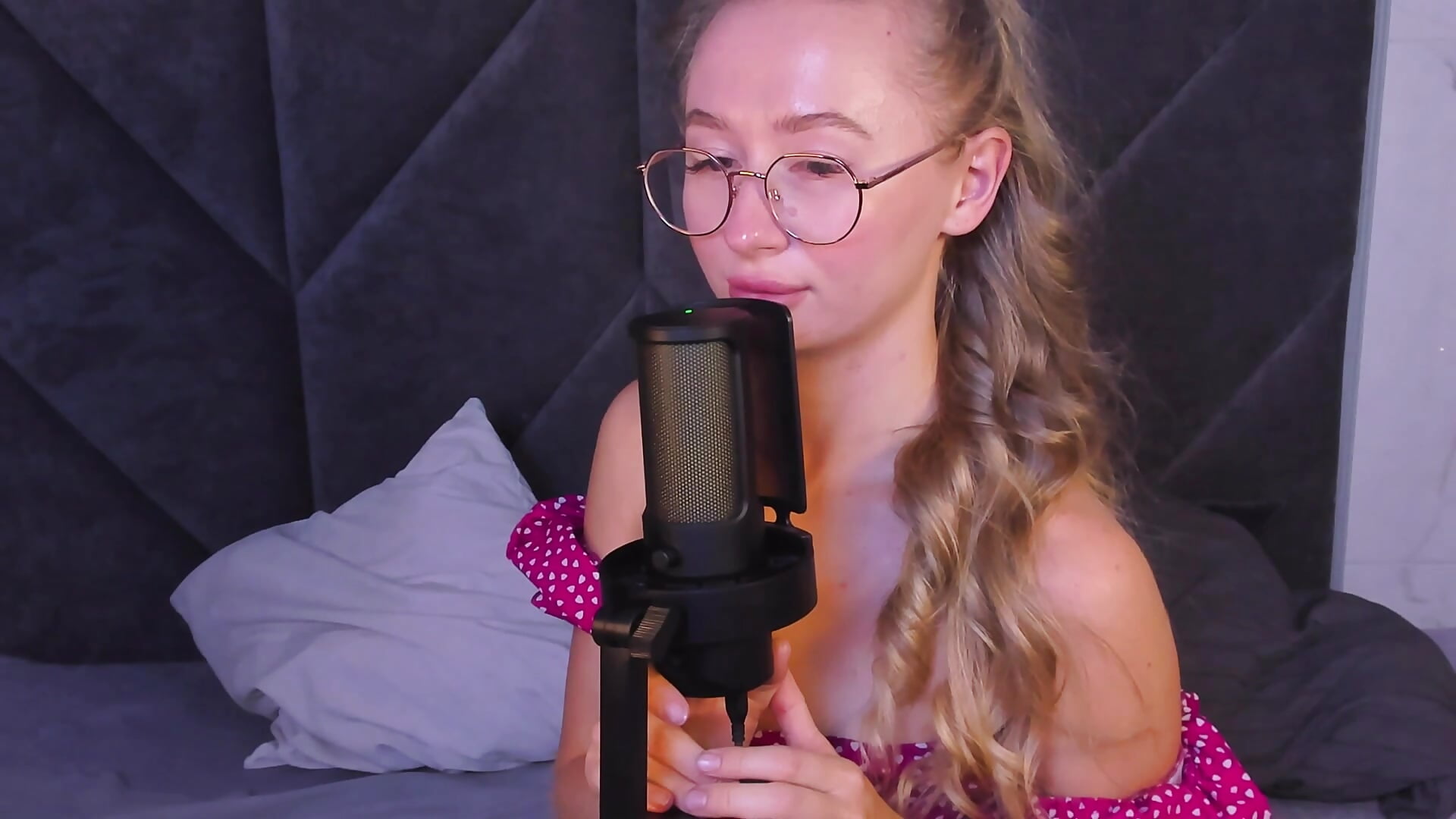 exciting whisper ASRM - video by VictoriaLights cam model