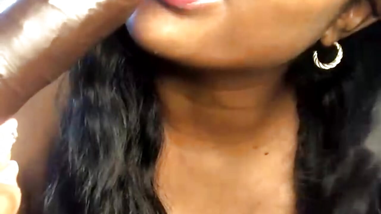 great blowjob with saliva on my big tits - video van ValerieBlakee cam-model