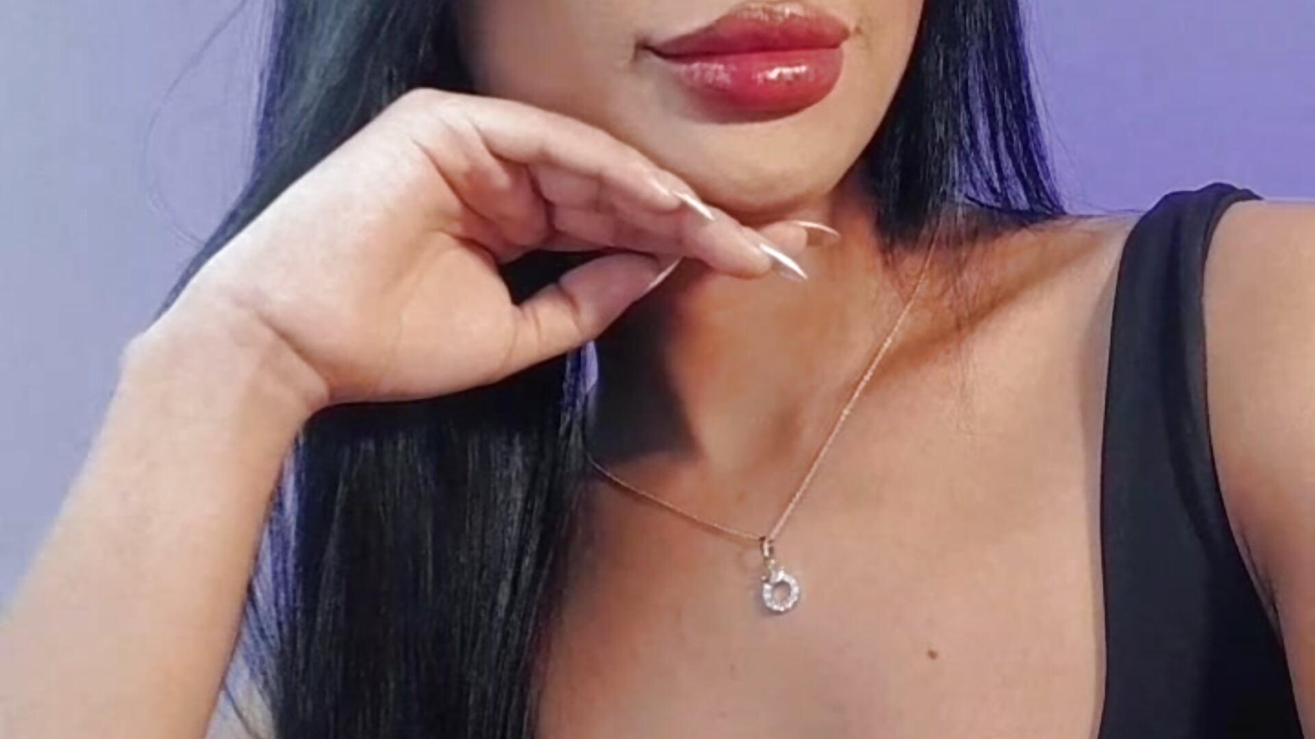 A kiss 💋 - video by ChloeMoon9 cam model