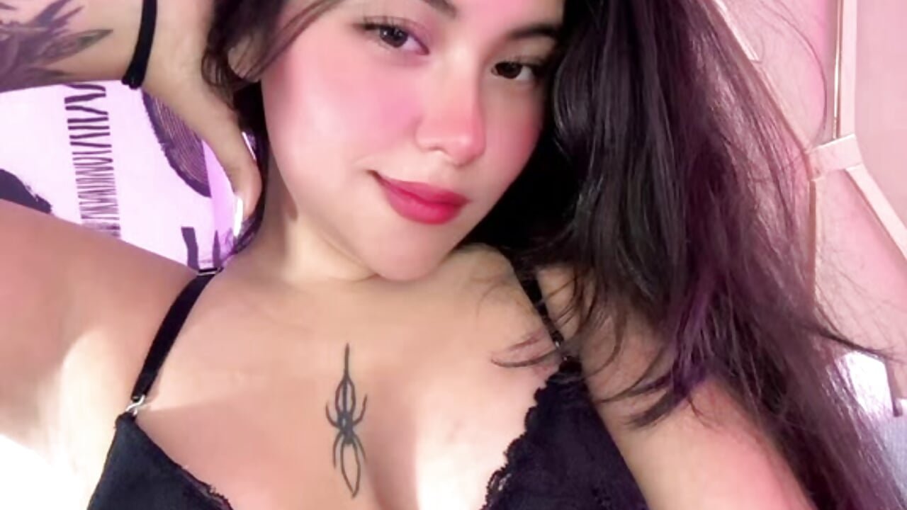Happy weekend 🤍 - วิดีโอโดย Emily_Black1 โมเดลแคม