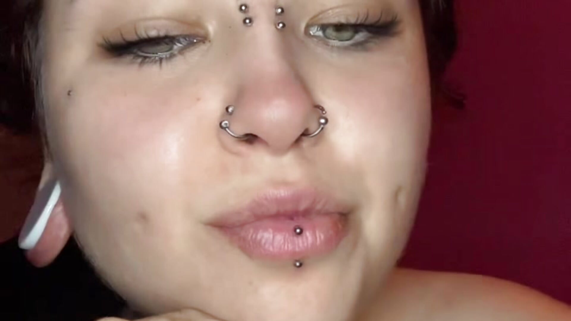 Piercingek💋 – video modela na kameri Esstyke