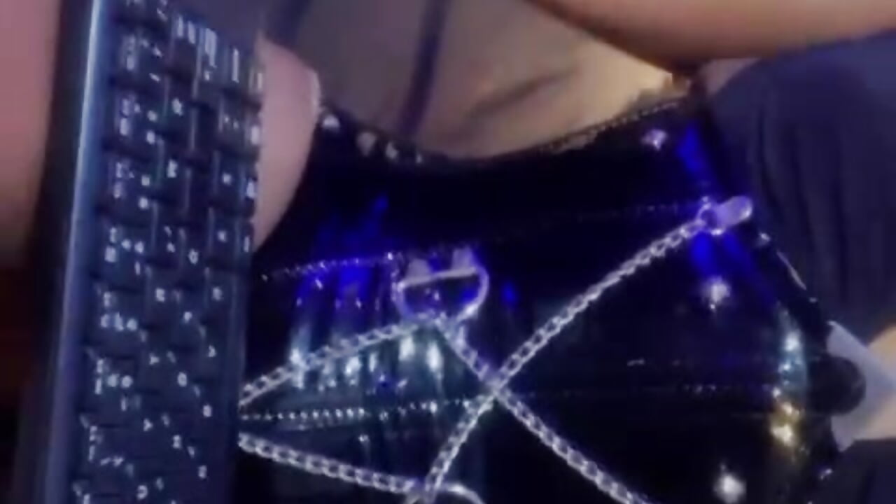 YOUR FAVORITE GOTIC - vídeo de la modelo de cam CHANELL_11INCHES