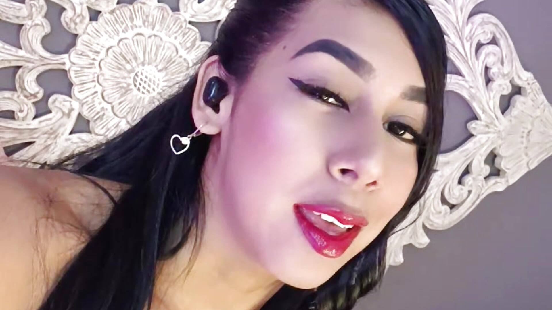 1000357869 - video by AnaGonzalez_ cam model