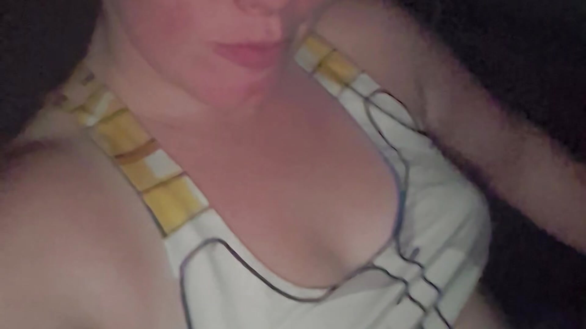 Me enjoying a car ride - video by Seductivefoxy@xh cam model