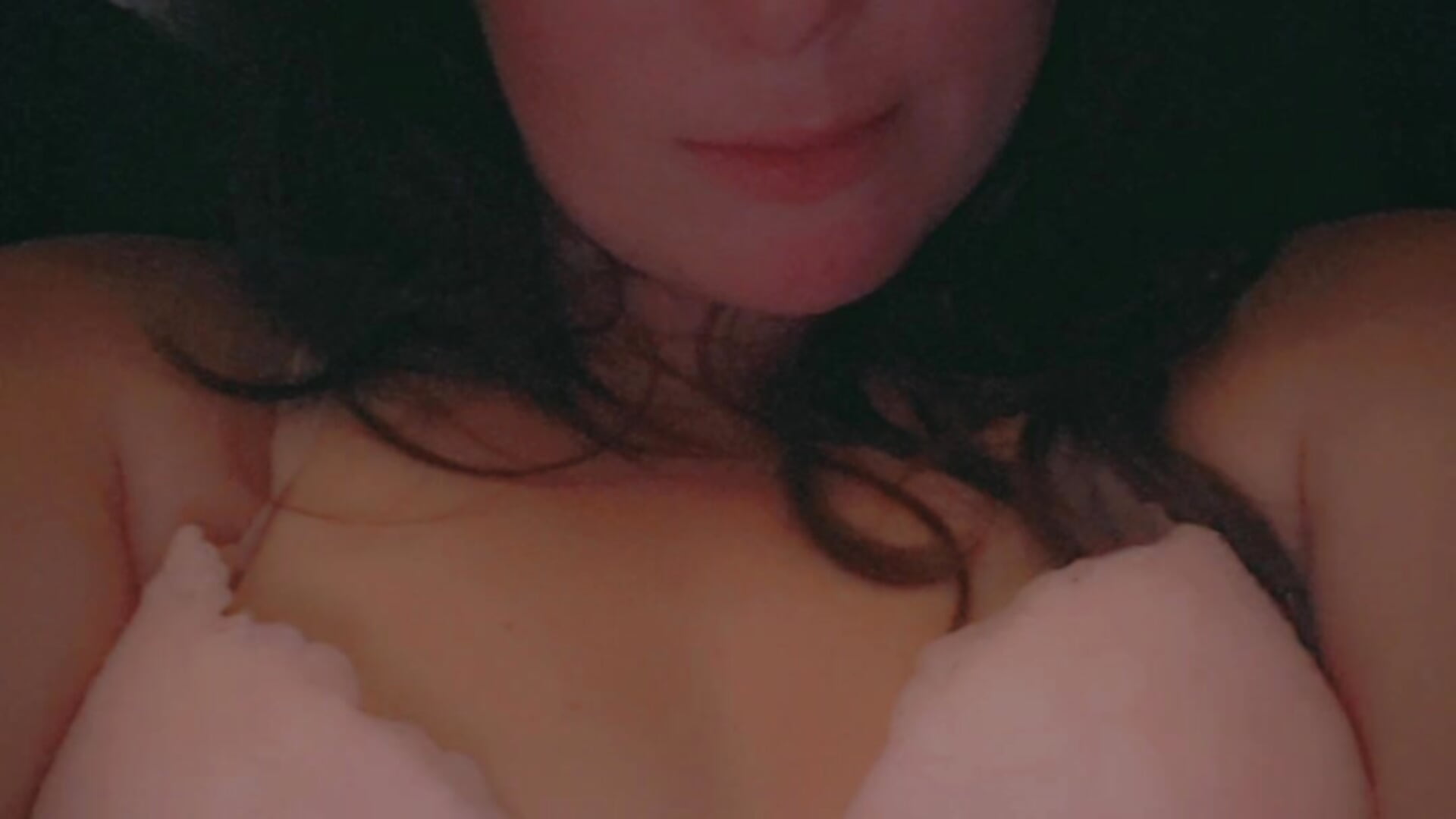 Who want me 😘 - video by Seductivefoxy@xh cam model