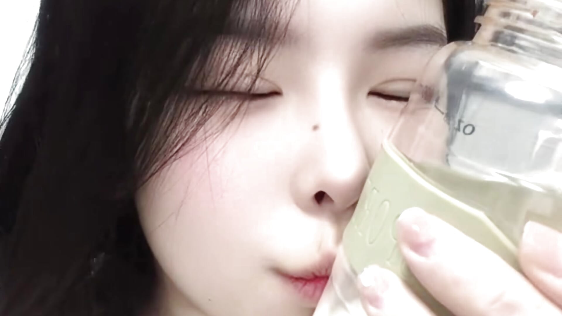 尴尬😅 - video by xixiya888 cam model