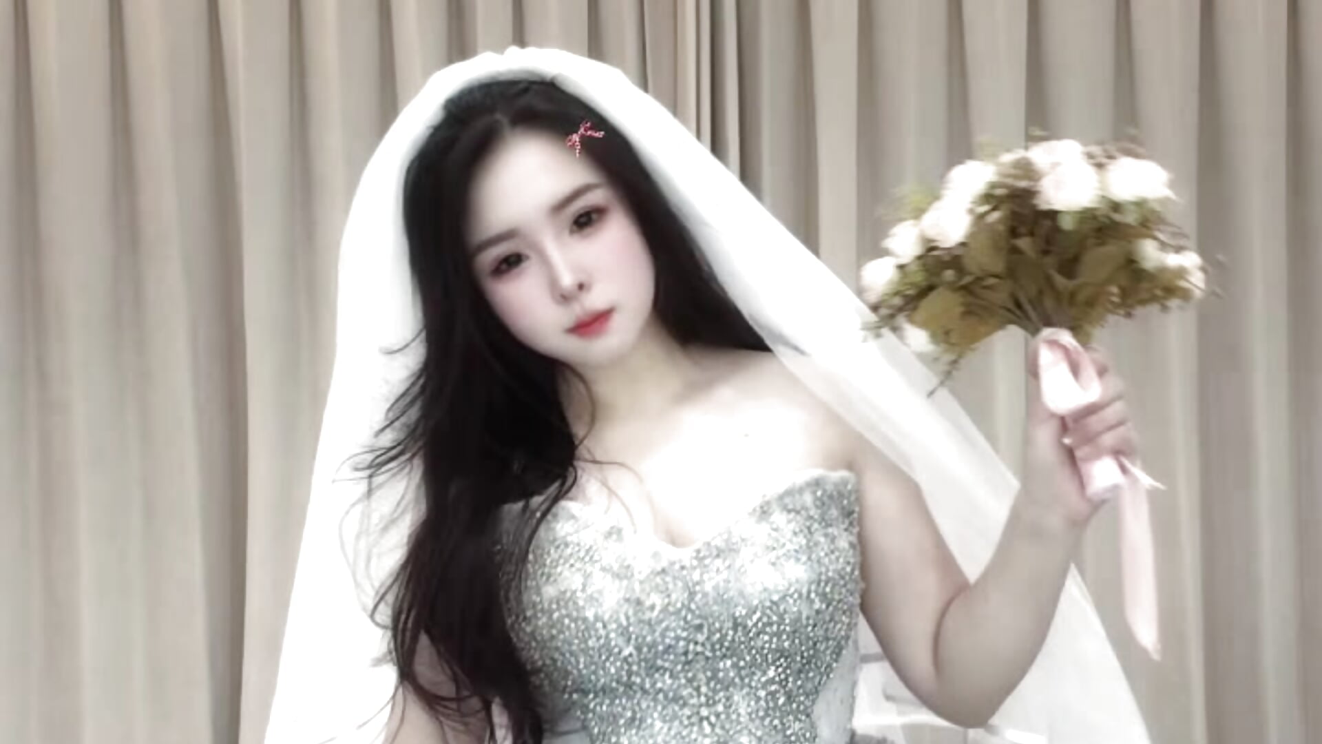 happy - video by xixiya888 cam model