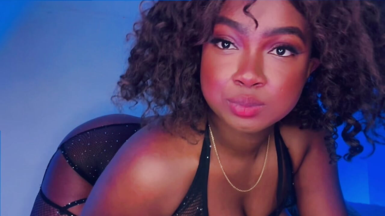 🐬🧜🏾‍♀️✨ – video af Brittanyjhons_ cam-model