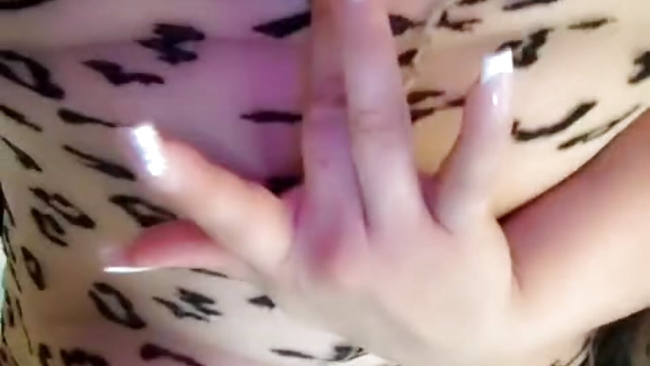 rub me 🔥 - video by Anaise_latif cam model