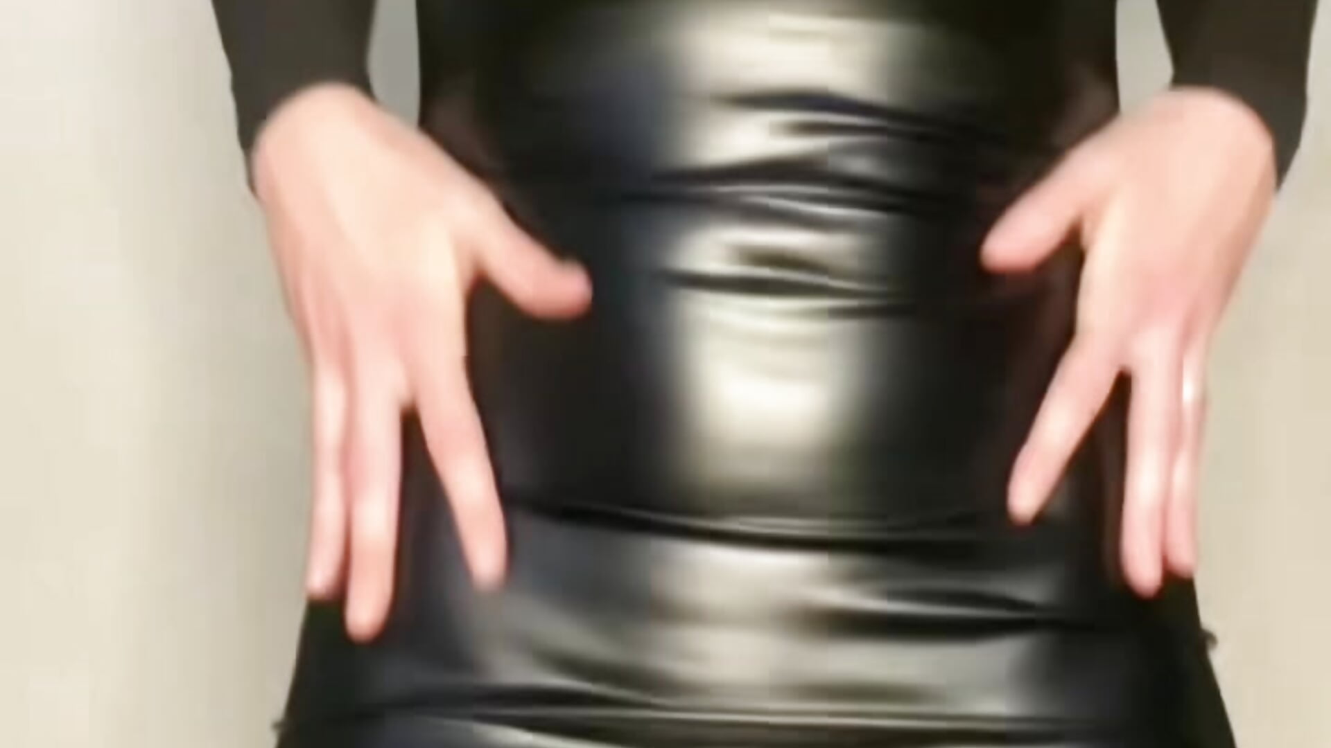 Robe fétiche - βίντεο μοντέλου Seinstisfaction